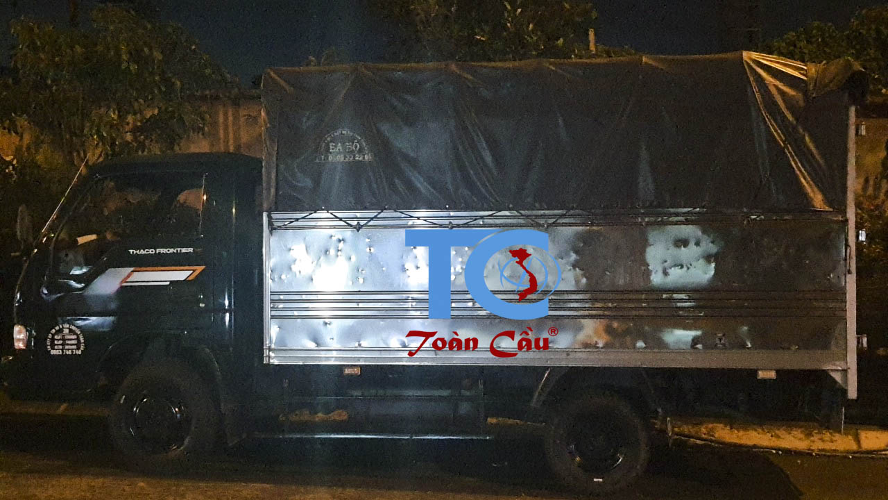 Xe tải chở hàng 1 tấn 4