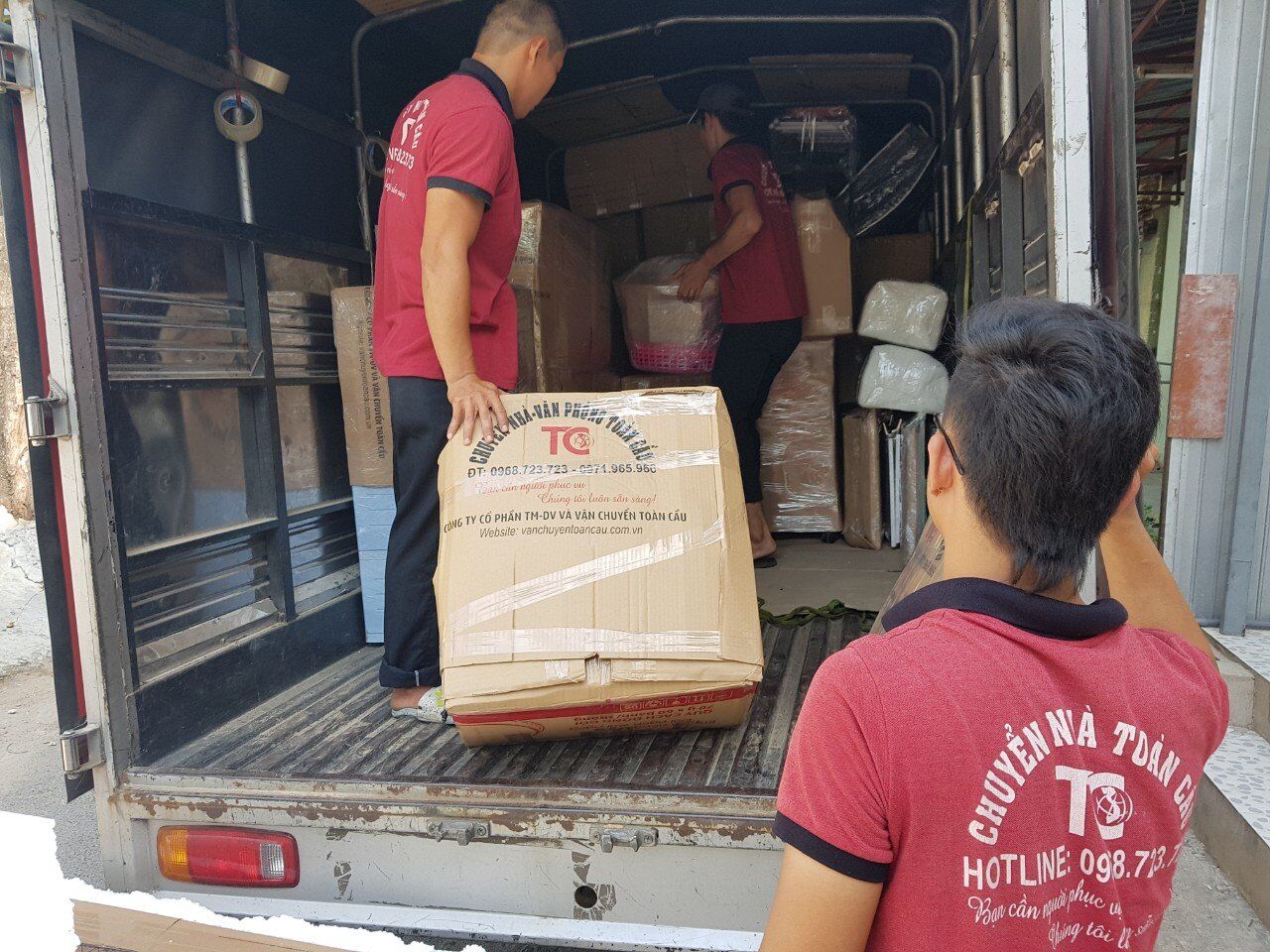 Tự chuyển nhà sẽ gặp nhiều khó khăn - Vì thế thuê dịch vụ chuyển nhà là giải pháp tốt nhất